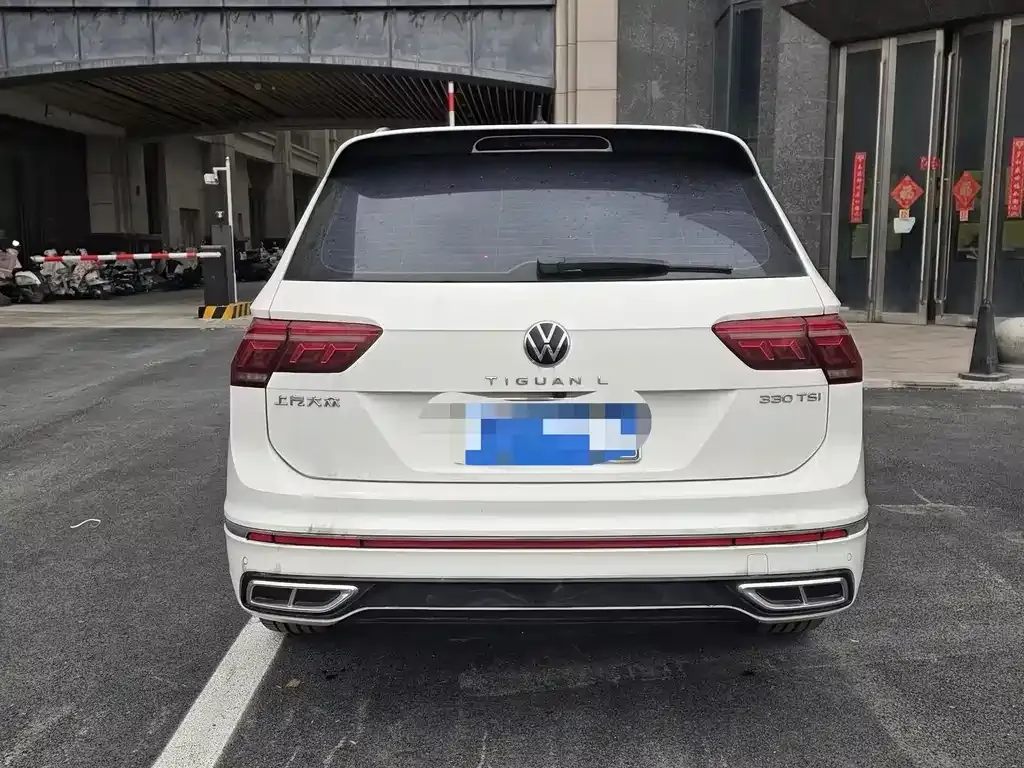 Volkswagen Tiguan L — фото 6