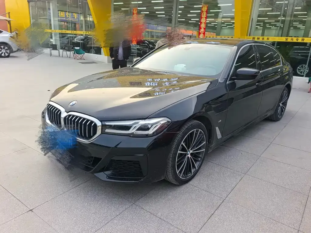 BMW 5 Series — фото 1