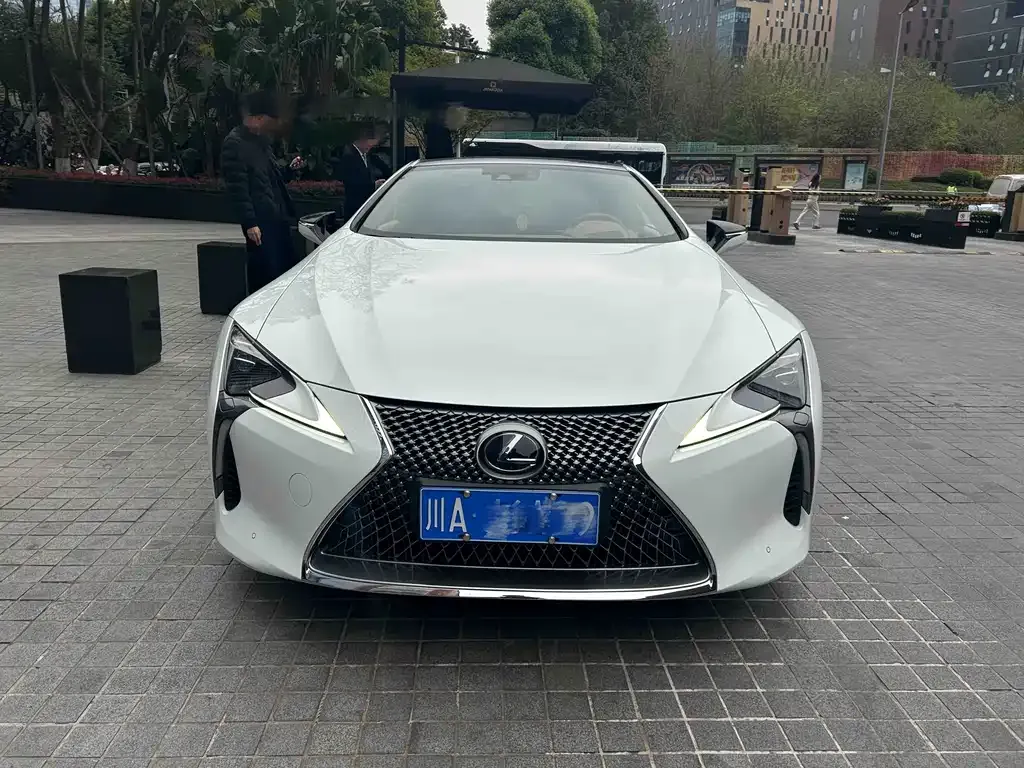 Lexus LC — фото 1