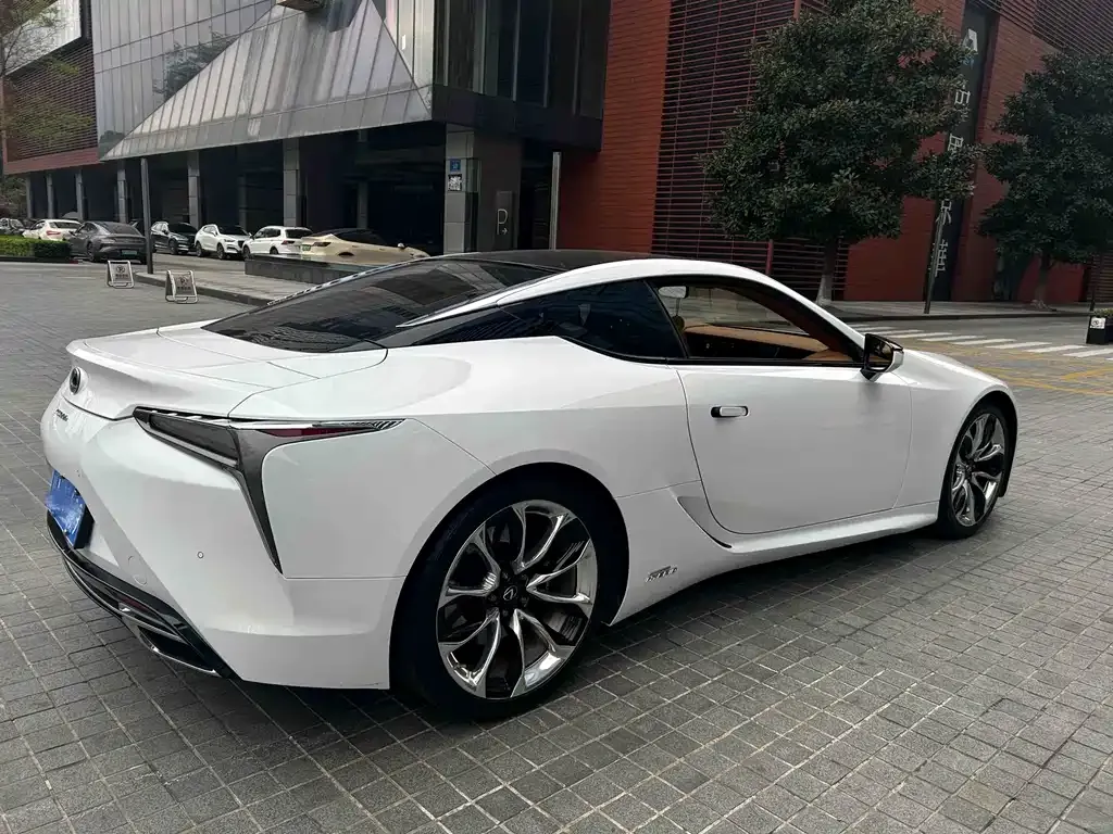 Lexus LC — фото 9