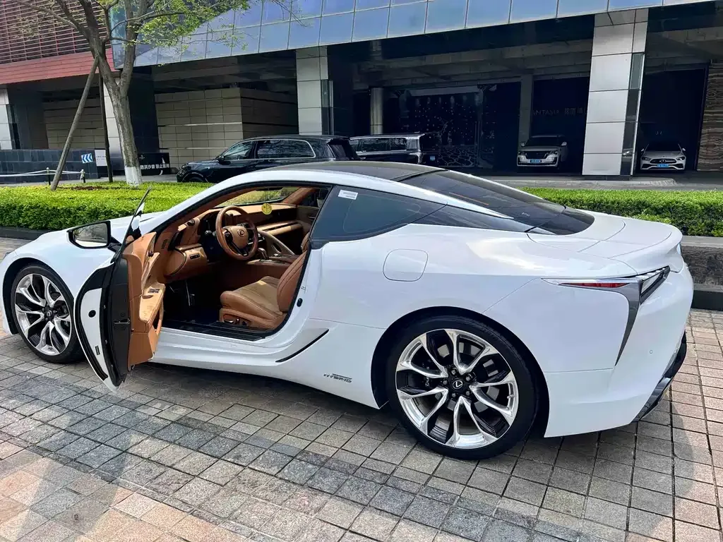 Lexus LC — фото 7