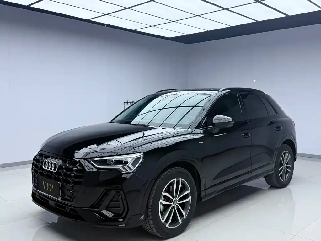 Audi Q3 — фото 1