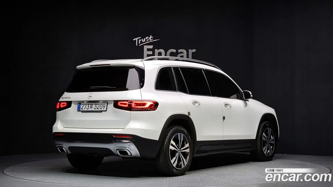 Mercedes-Benz GLB-Class — фото 7
