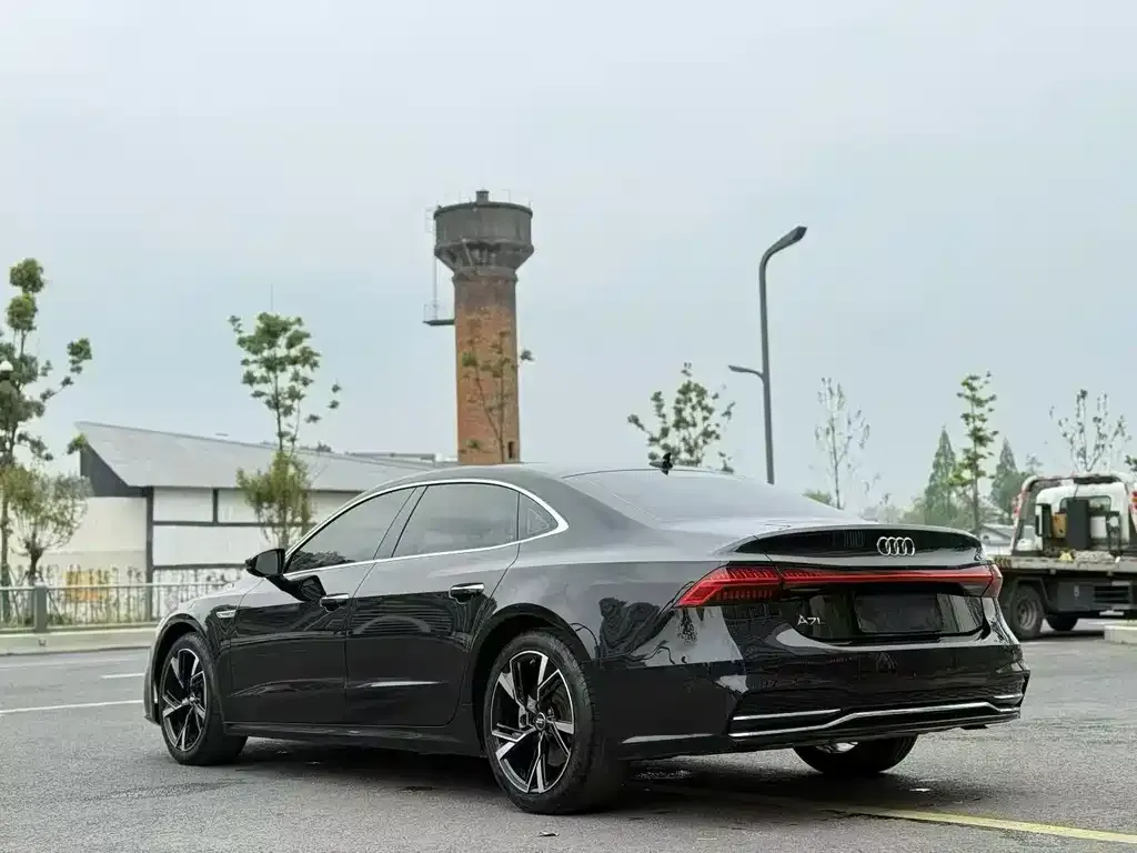 Audi A7L — фото 2