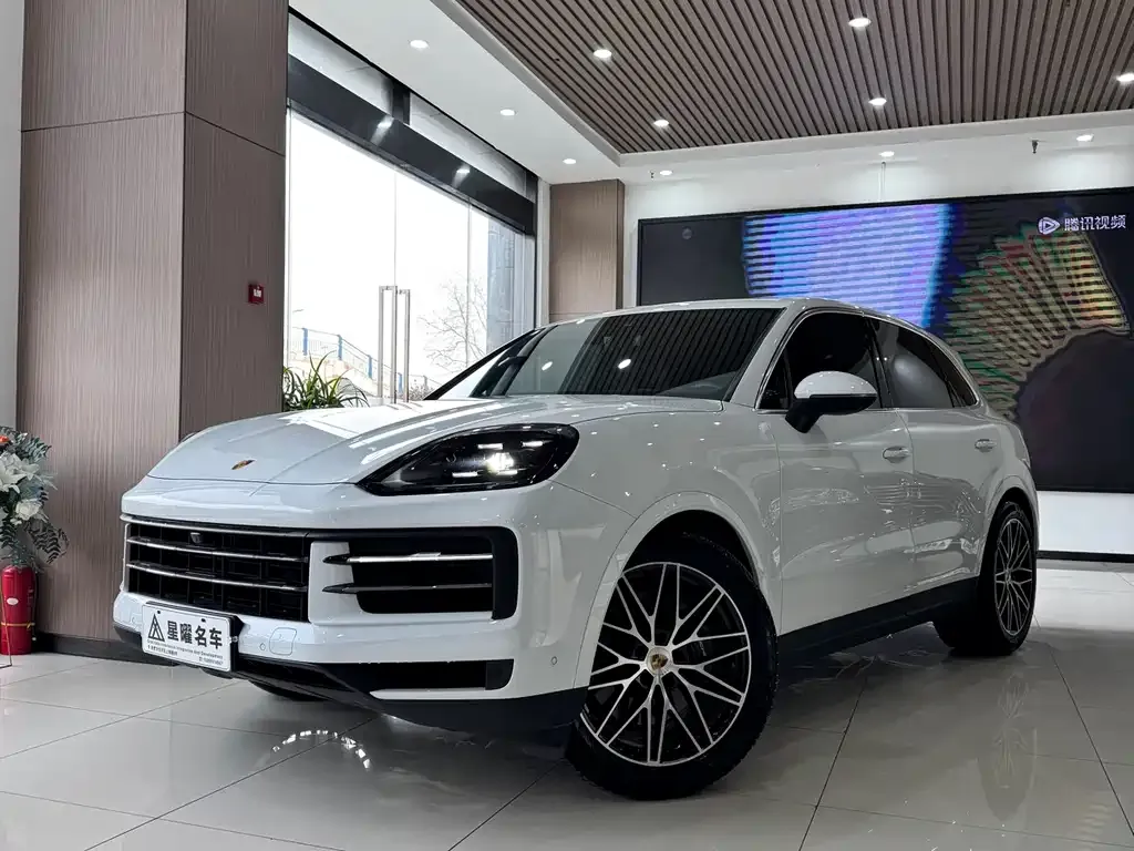 Porsche Cayenne — фото 1