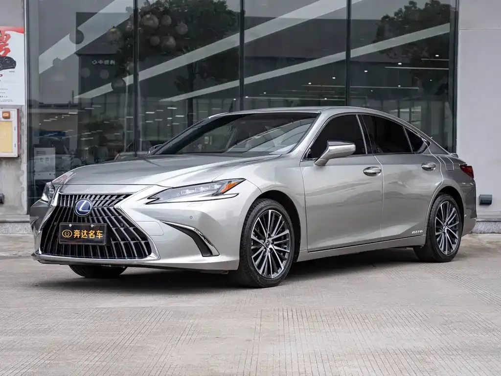 Lexus ES — фото 1