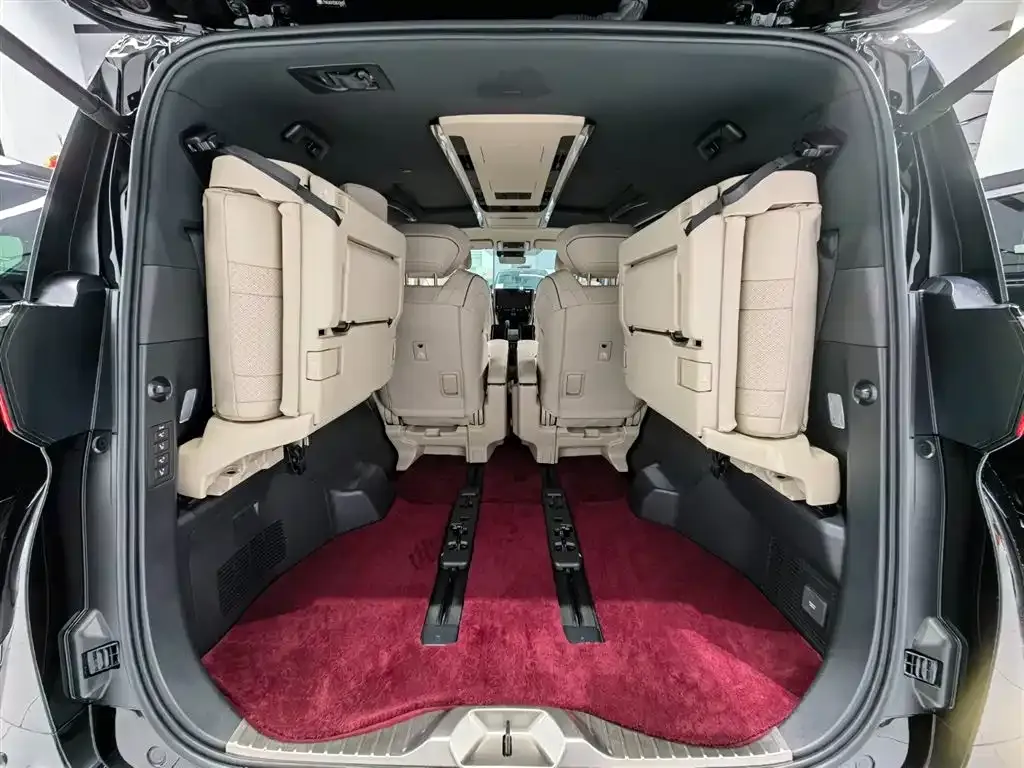 Toyota Alphard — фото 6