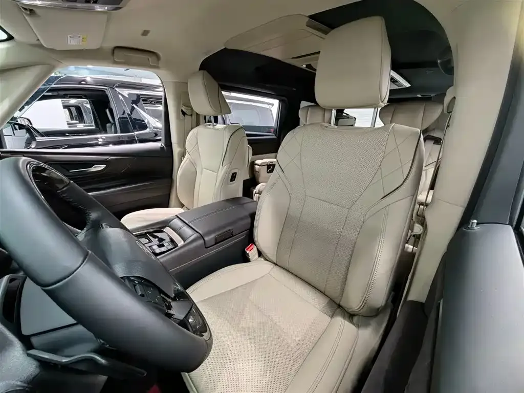 Toyota Alphard — фото 8