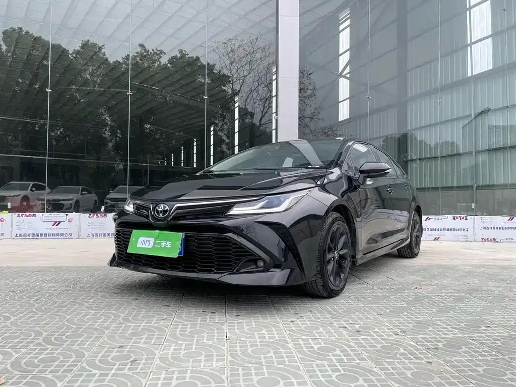 Toyota Corolla — фото 1