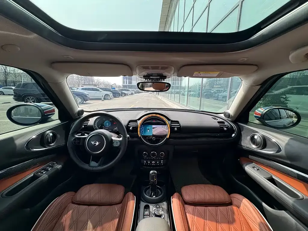 MINI Clubman — фото 3