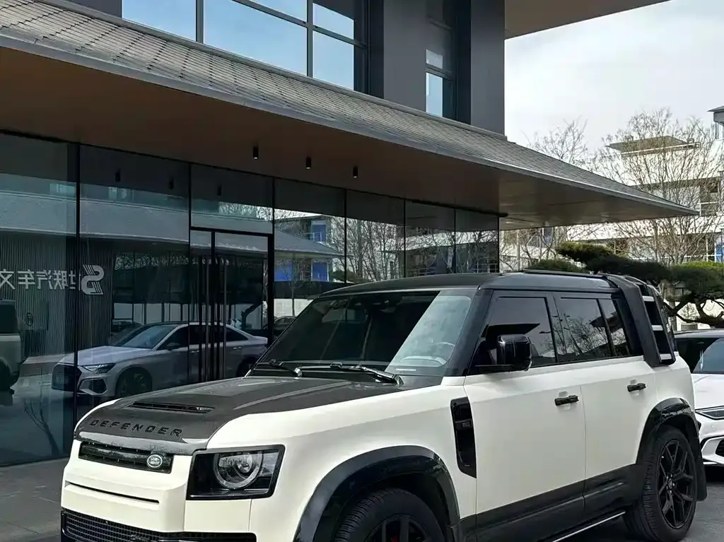 Land Rover Defender — фото 1