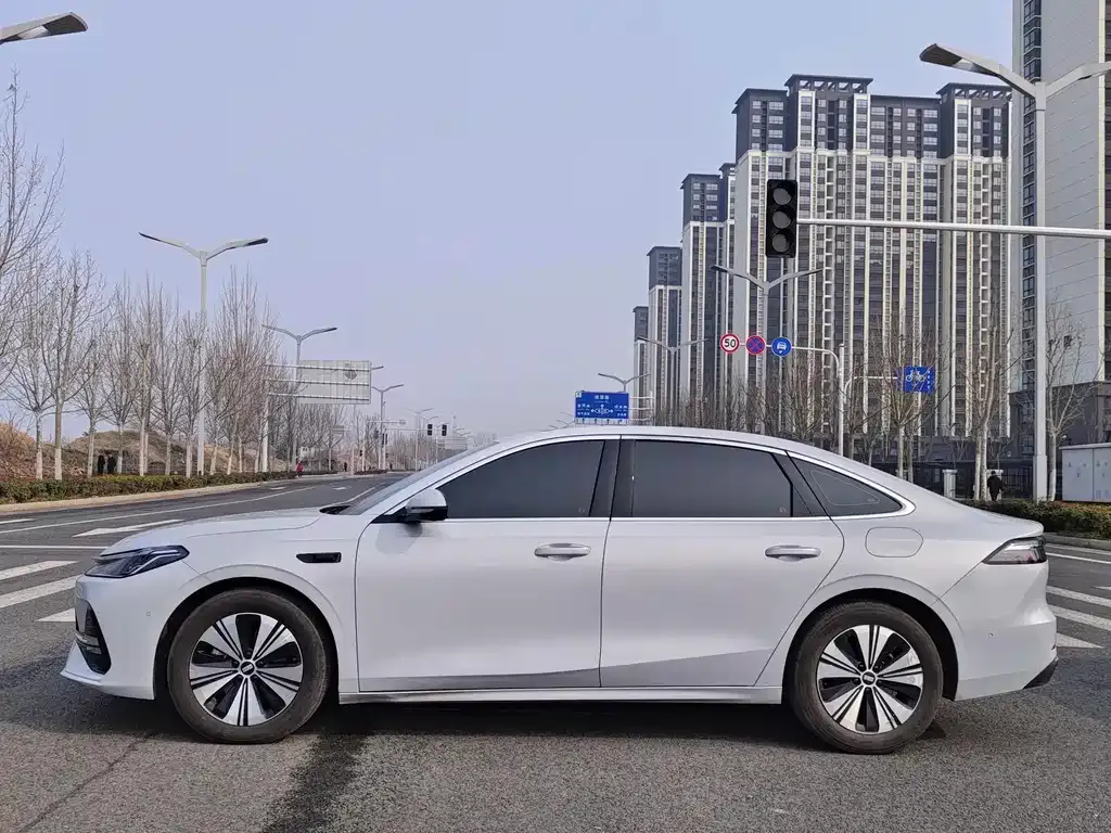 Geely 银河A7 — фото 5