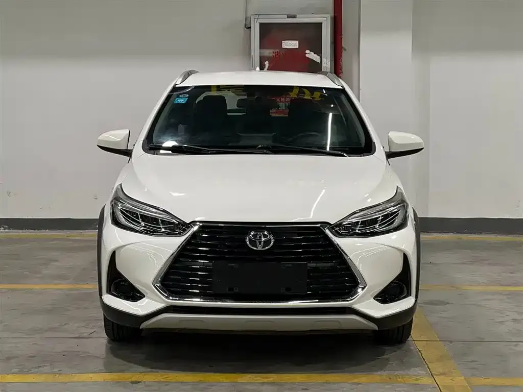 Toyota Yaris L — фото 4