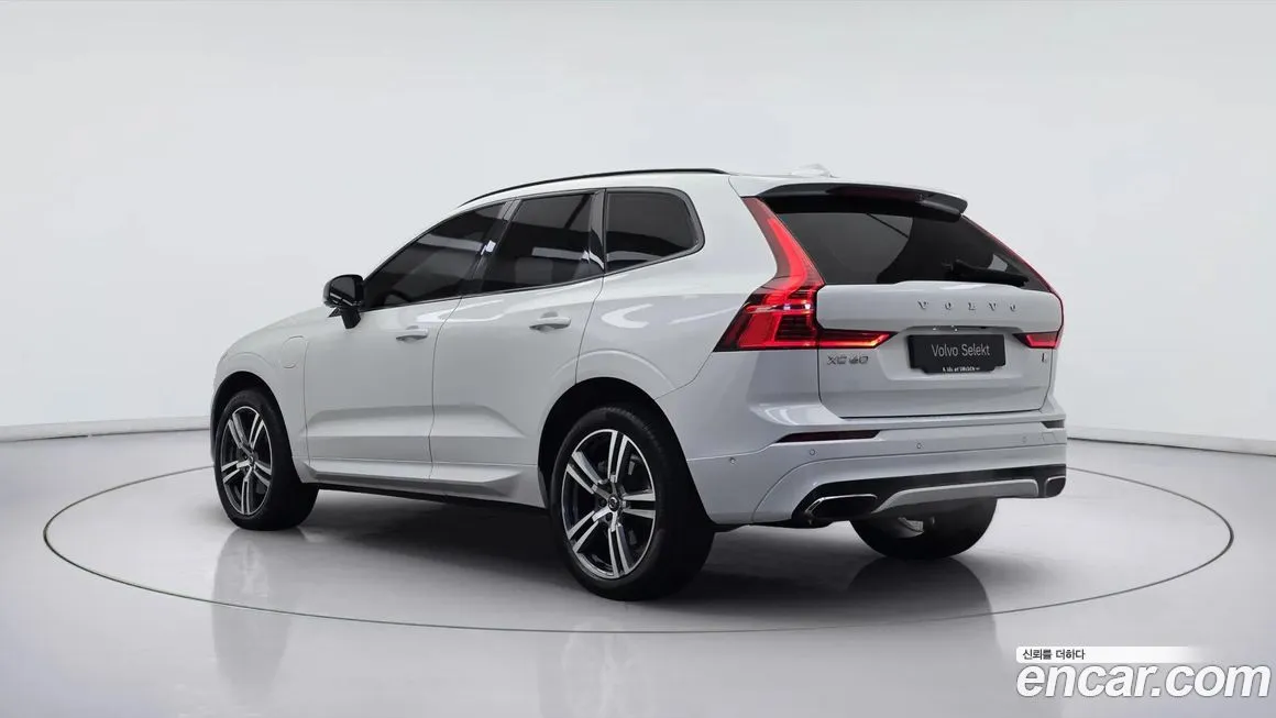 Volvo XC60 — фото 3