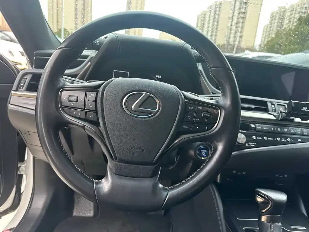 Lexus ES — фото 10
