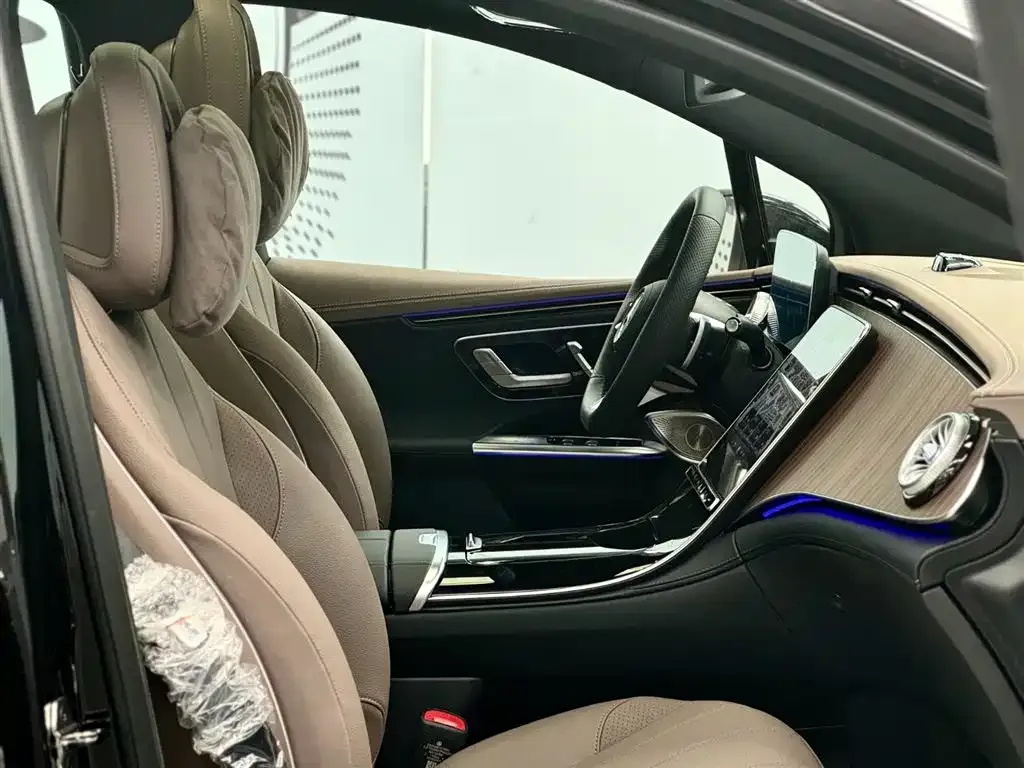 Mercedes-Benz EQE SUV — фото 10