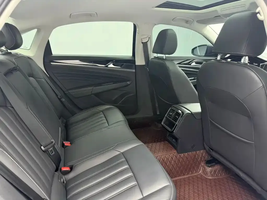 Volkswagen Passat — фото 5