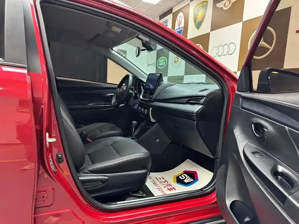 Toyota Yaris L — фото 6