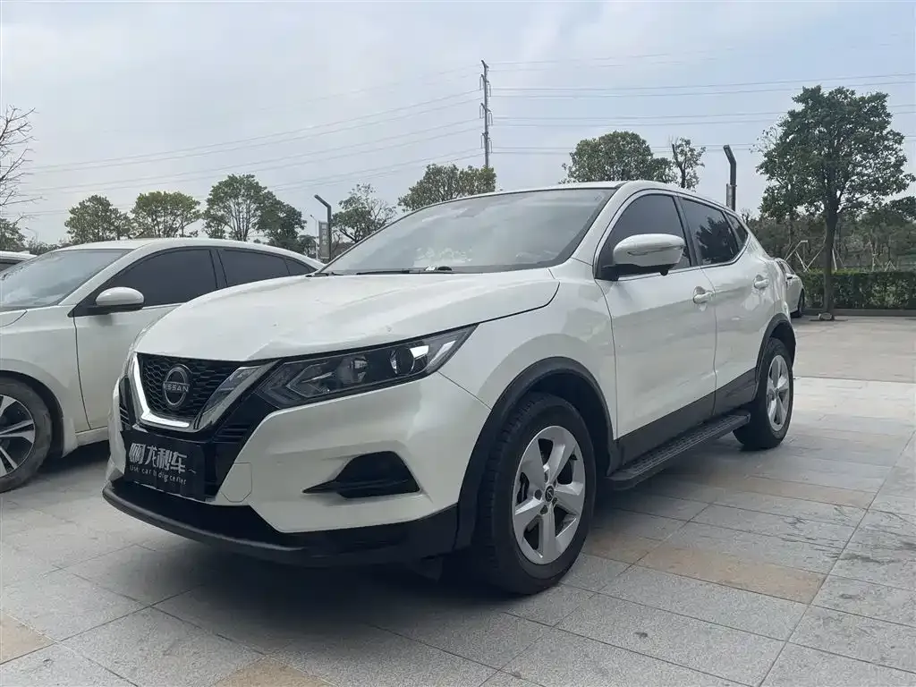 Nissan Qashqai — фото 1