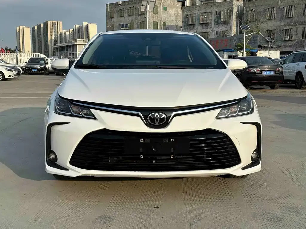 Toyota Corolla — фото 3