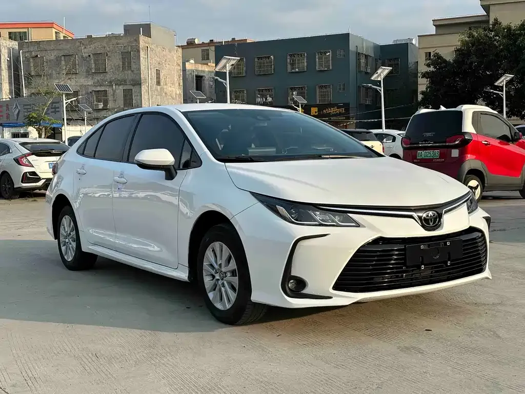 Toyota Corolla — фото 2