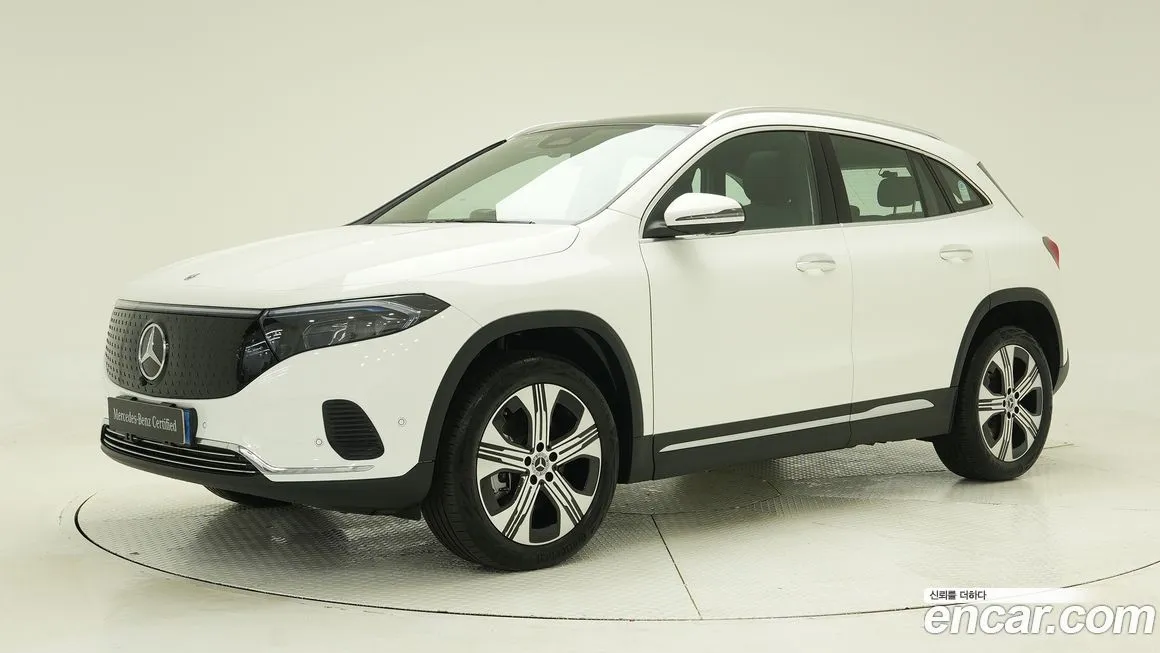 Mercedes-Benz EQA — фото 1