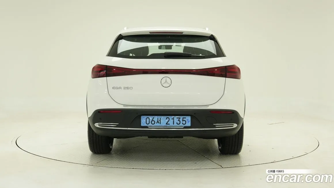 Mercedes-Benz EQA — фото 2