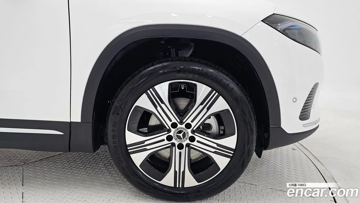 Mercedes-Benz EQA — фото 10