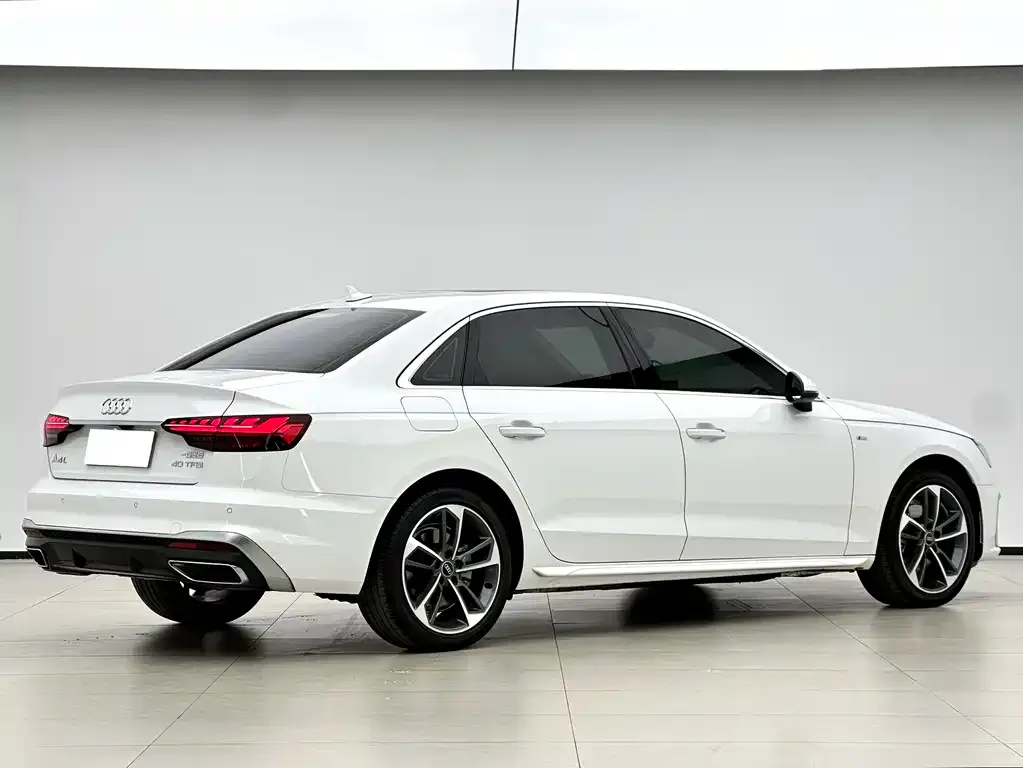 Audi A4L — фото 4
