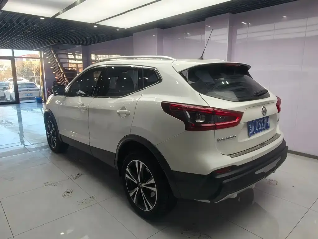 Nissan Qashqai — фото 5