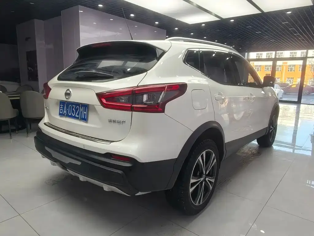 Nissan Qashqai — фото 6