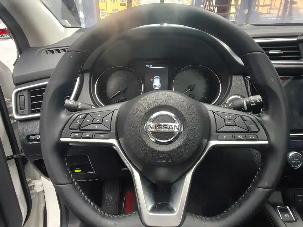Nissan Qashqai — фото 10