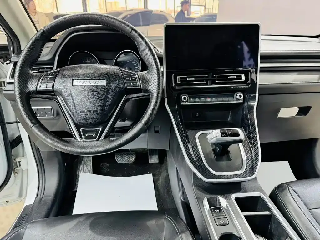 Haval M6 — фото 10