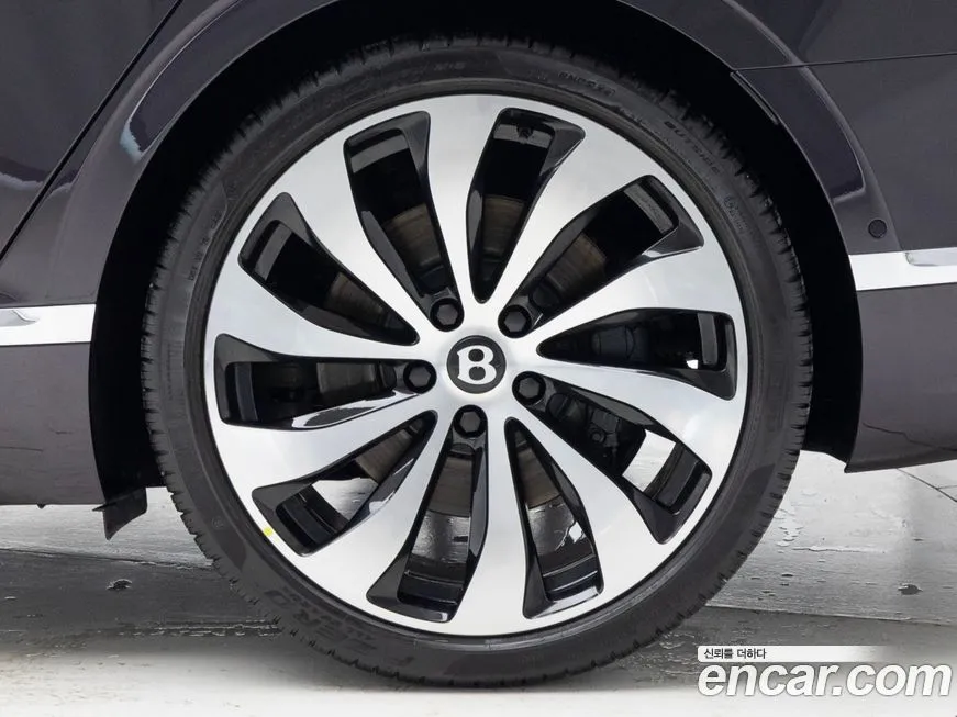 Bentley Flying Spur — фото 10