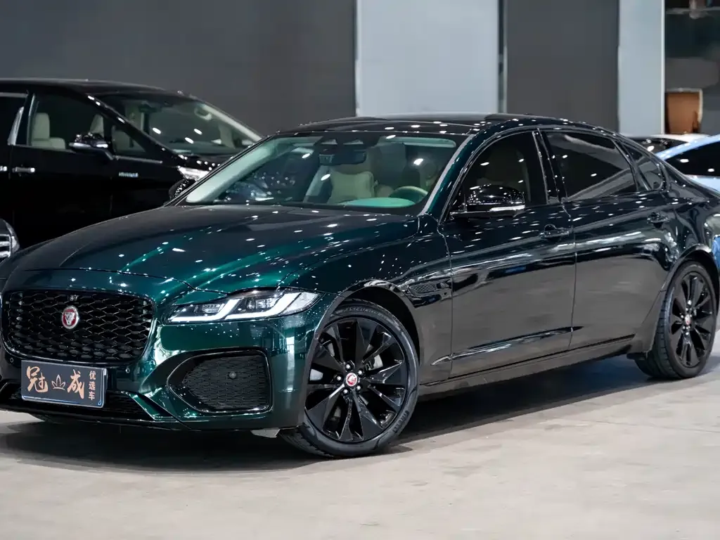 Jaguar XFL — фото 1