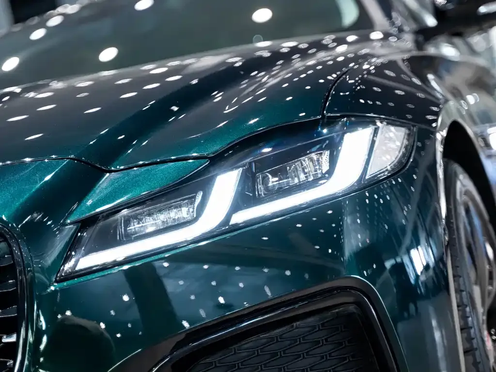 Jaguar XFL — фото 10