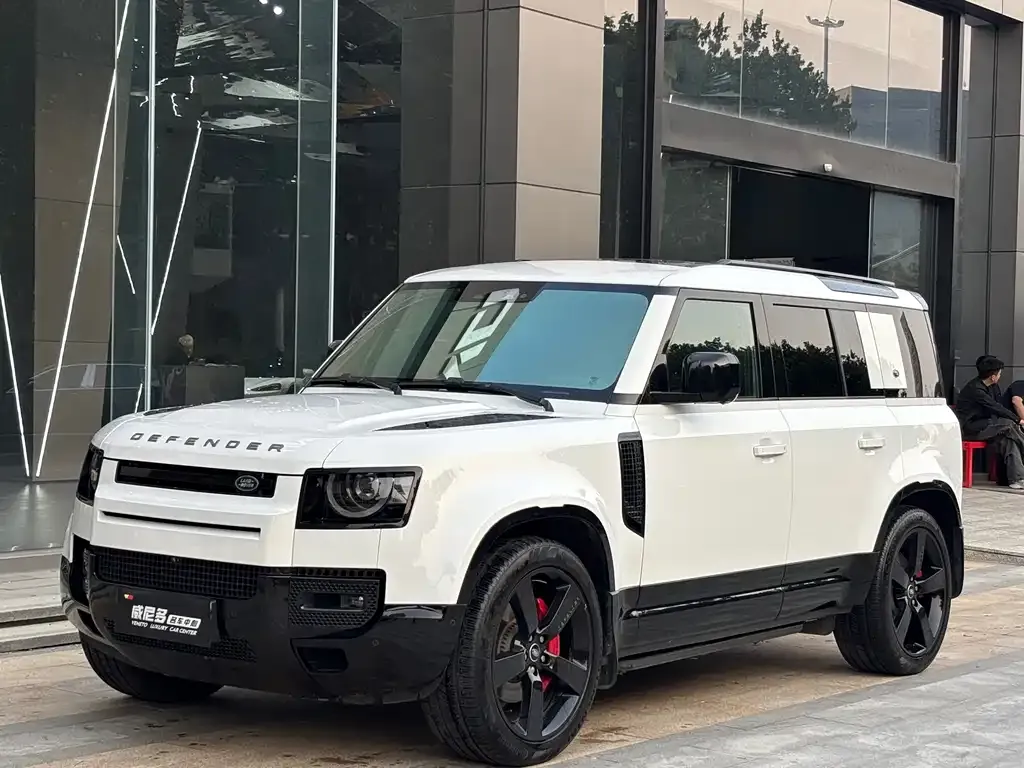 Land Rover Defender — фото 1