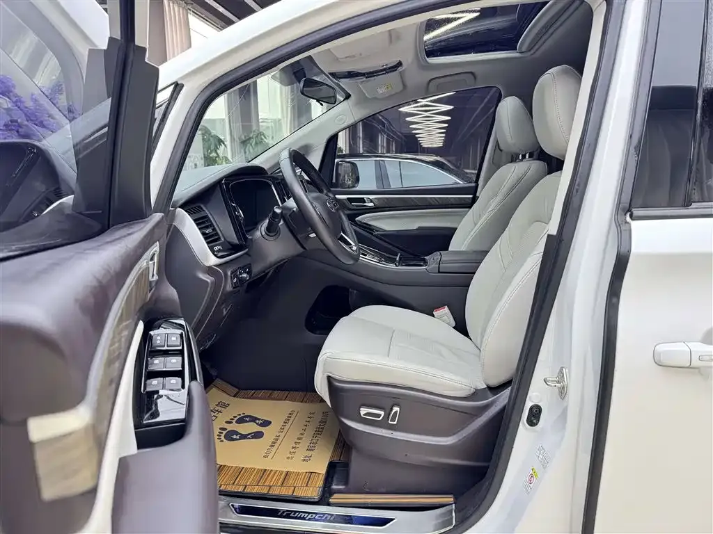 GAC Motor Trumpchi M8 — фото 10