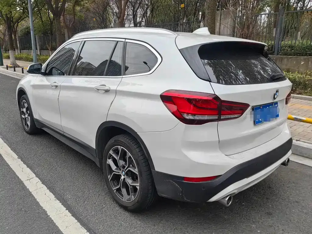 BMW X1 — фото 9