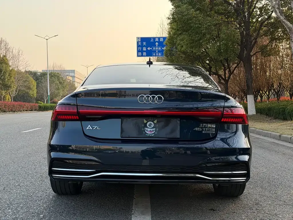 Audi A7L — фото 5