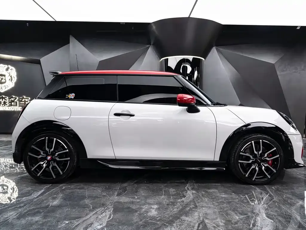 MINI JCW (John Cooper Works) — фото 10