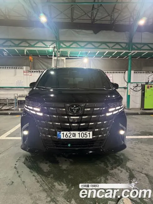 Toyota Alphard — фото 10