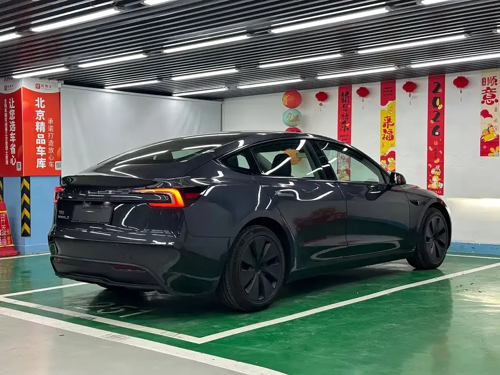 Tesla Model 3 — фото 9
