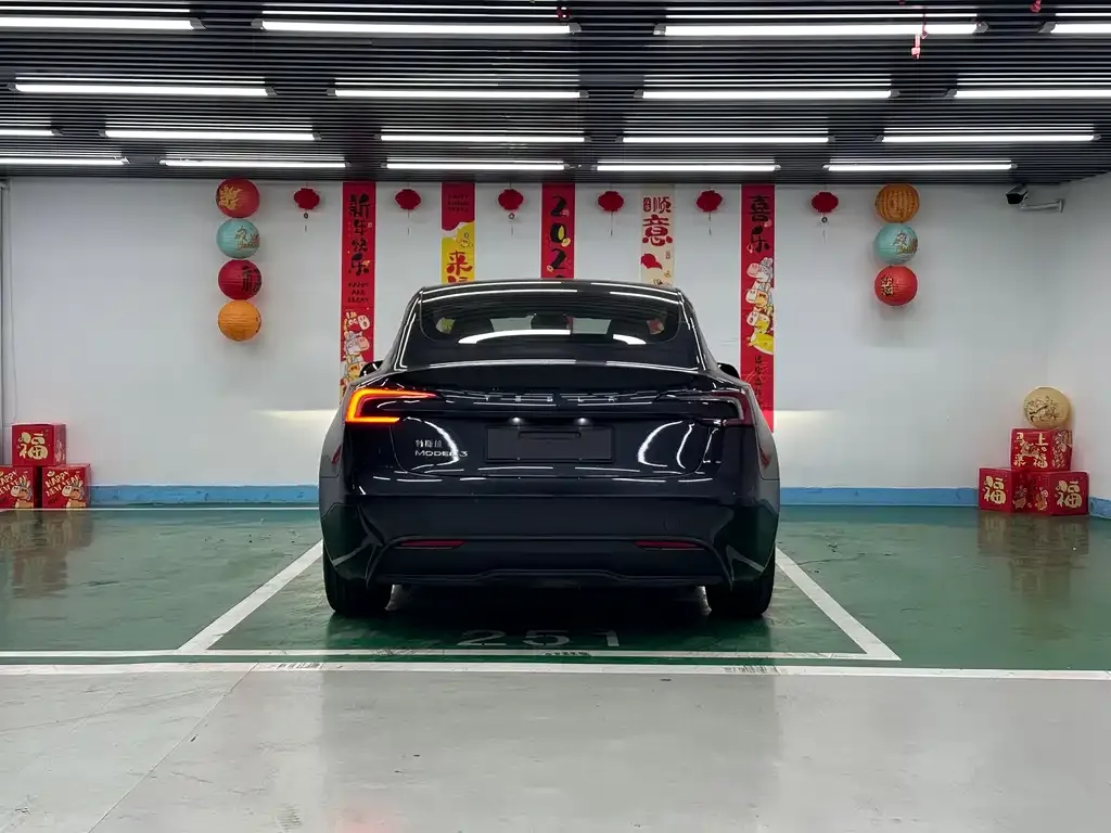 Tesla Model 3 — фото 3
