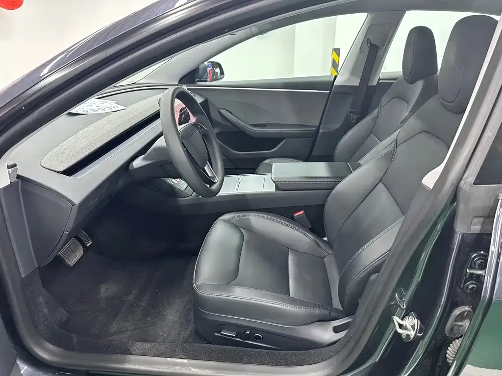 Tesla Model 3 — фото 6