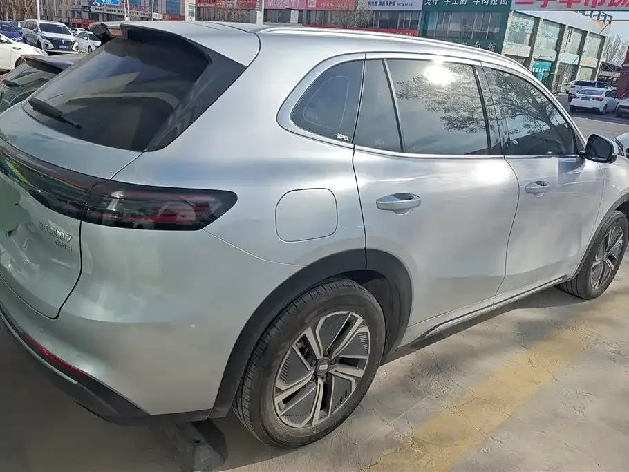Geely 银河星舰7 — фото 3