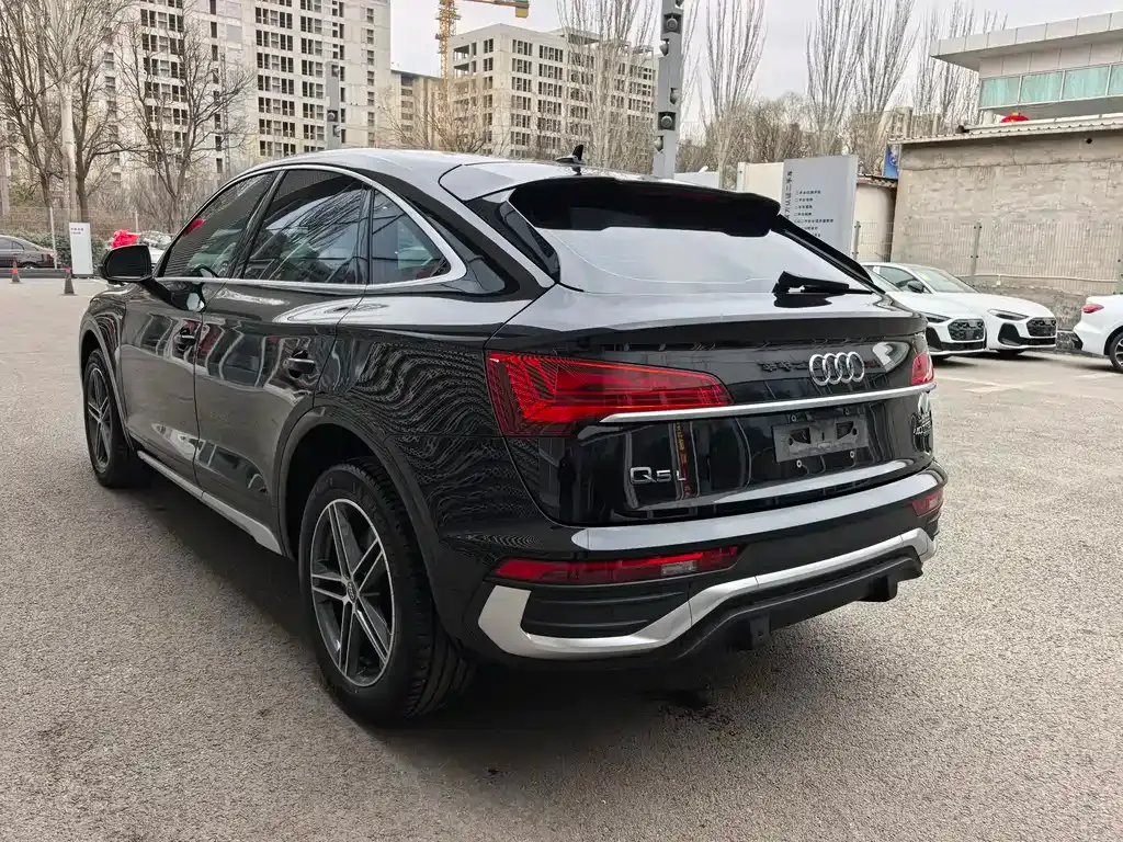 Audi Q5L Sportback — фото 7