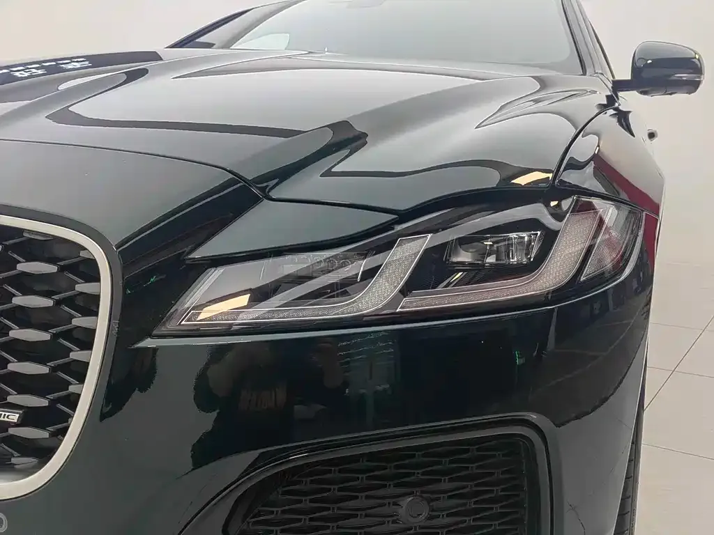 Jaguar XFL — фото 10