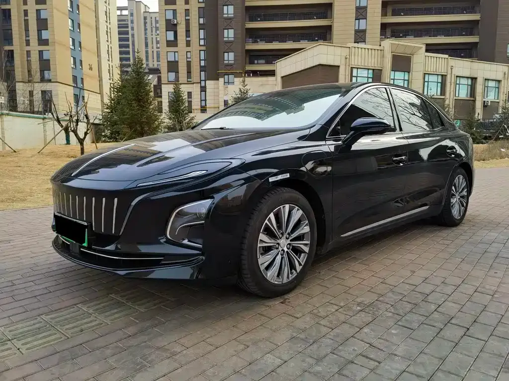 Hongqi E-QM5 — фото 1