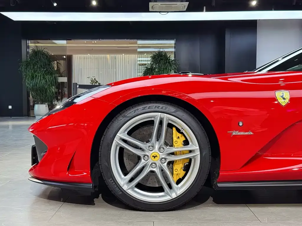 Ferrari 812 — фото 9